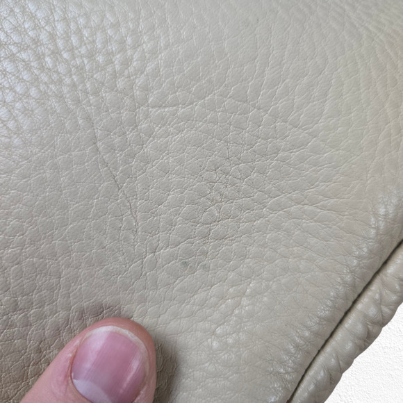 Vintage 1990s Beige Ivory Pebbled Leather Everyday Double Handle Shoulder Bag - Picture 4 of 16